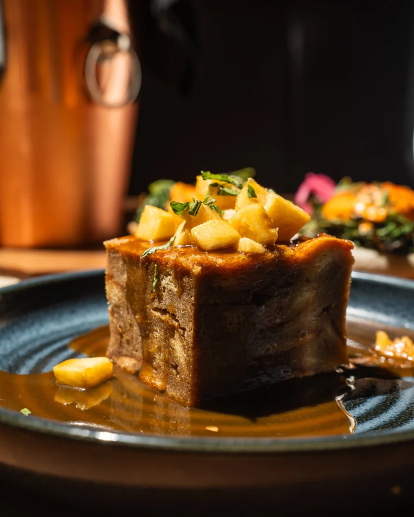 Warm pineapple cake with caramel and mint